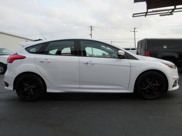 2017 Ford Focus ST Hatch - cars & trucks - by dealer - vehicle... for sale in Rockford, IL – photo 11