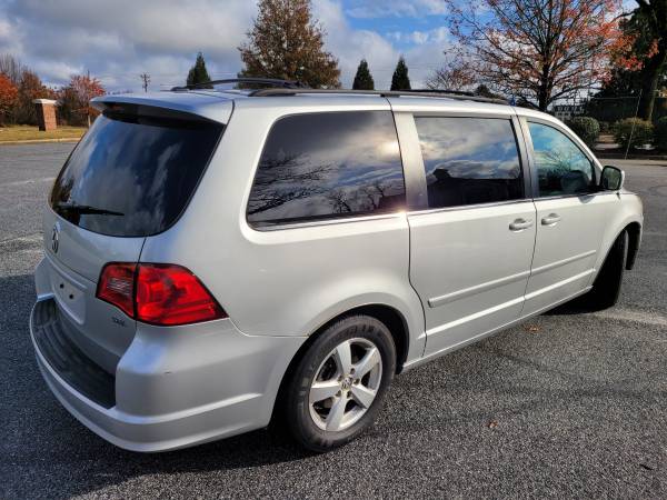 2009 Volkswagen Routan SEL - cars & trucks - by owner - vehicle... for sale in Lawrenceville, GA – photo 3