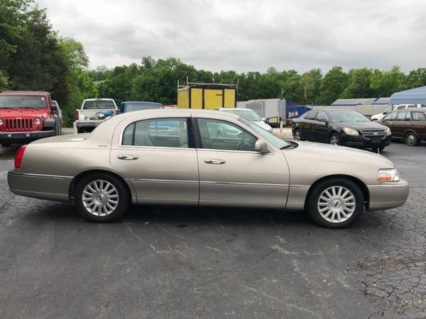 2003 Lincoln Town Car Executive - - by dealer for sale in Lake Saint Louis, MO – photo 4