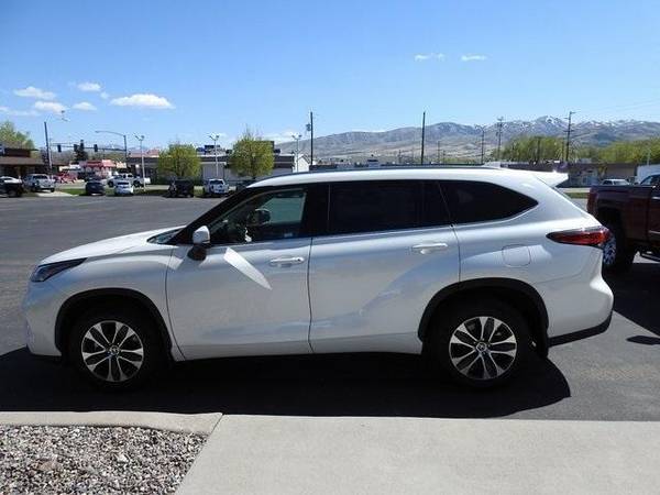 2021 Toyota Highlander XLE suv White - - by dealer for sale in Pocatello, ID – photo 3