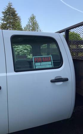 Chevy 3500 Crew cab w Tommy lift gate for sale in Rochester, WA – photo 3