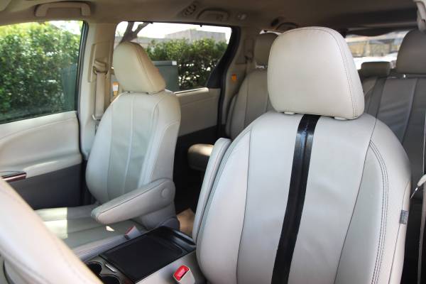 2013 TOYOTA SIENNA XLE LEATHER FULLY LOADED - - by for sale in Honolulu, HI – photo 14