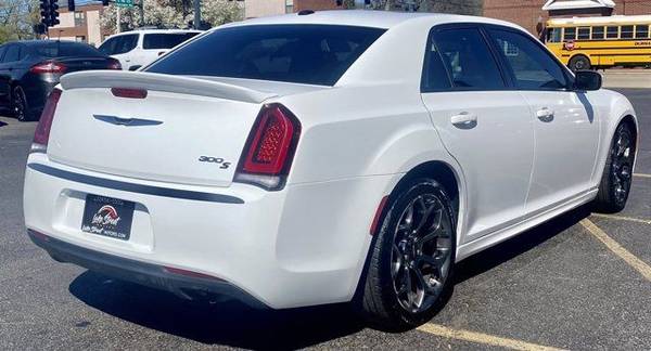 2017 Chrysler 300 300s - - by dealer - vehicle for sale in Grayslake, WI – photo 6