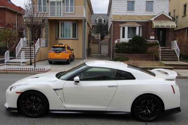 2017 NISSAN GT-R PREMIUM PEARL WHITE MINT ONLY 16K MILES 565HP... for sale in Brooklyn, NY – photo 5