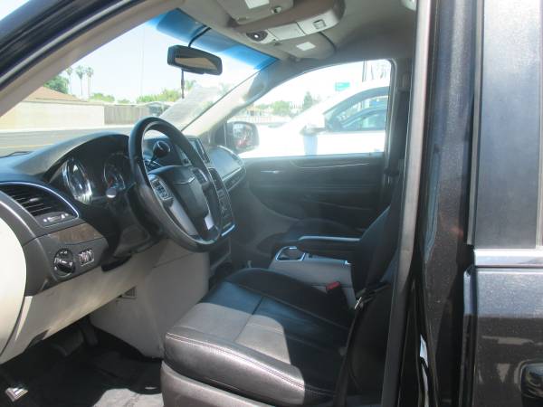 2016 CHRYSLER TOWN & COUNTRY - - by dealer - vehicle for sale in CERES, CA – photo 7