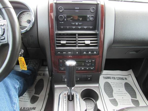 2006 Ford Explorer 4.0L Limited 4WD with Adaptive energy-absorbing... for sale in Grayslake, IL – photo 19