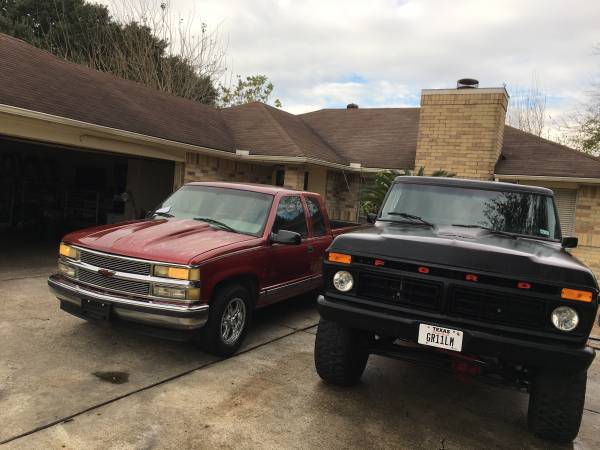 1998 CHEVROLET SILVERADO 5.7L - cars & trucks - by owner - vehicle... for sale in Houston, TX – photo 2