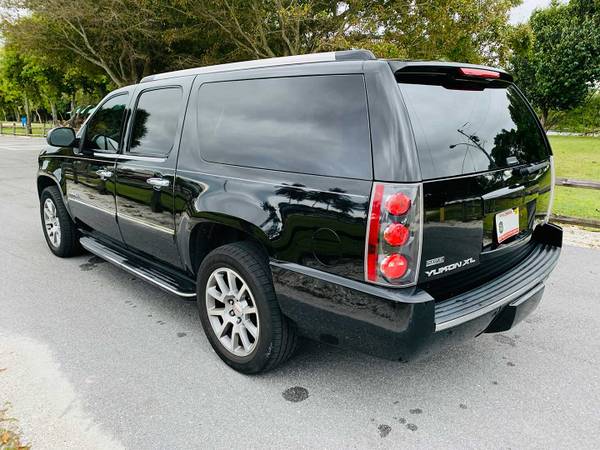 GMC Yukon Denali XL 2012 Black Leather 3rd Row - cars & trucks - by... for sale in Delray Beach, FL – photo 5
