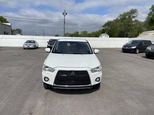 2011 Mitsubishi Outlander XLS Sport Utility 4D - - by for sale in Kansas City, MO – photo 3