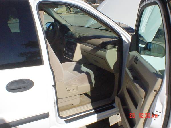 2004 Ford Freestar low miles - cars & trucks - by owner - vehicle... for sale in Palmdale, CA – photo 17