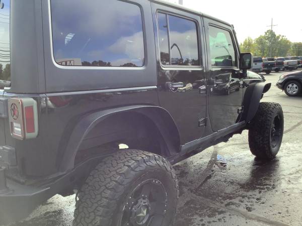 Clean! 2011 Jeep Wrangler Unlimited Sahara! 4x4! Accident Free!! -... for sale in Ortonville, MI – photo 12