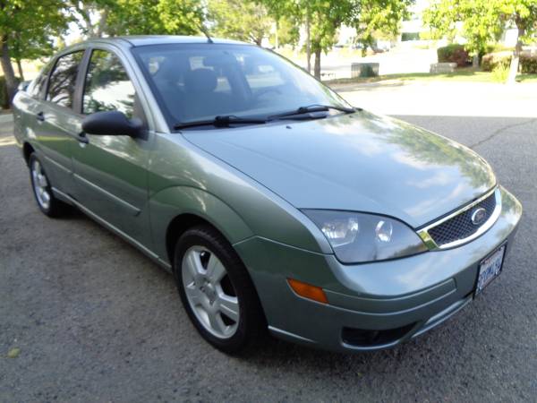 2006 Ford Focus ZX4 SES Sedan - 2 0L Engine, Automatic Transmission for sale in Temecula, CA