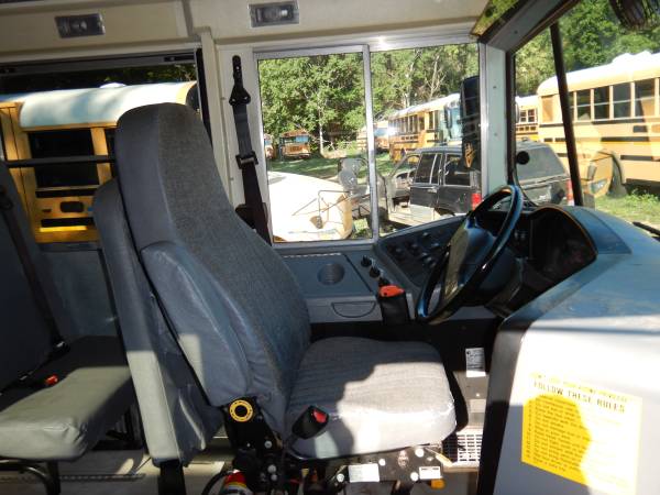 2007 International School Bus DT466 AT A/C Chair Lift Air Brakes... for sale in Ruckersville, VA – photo 9