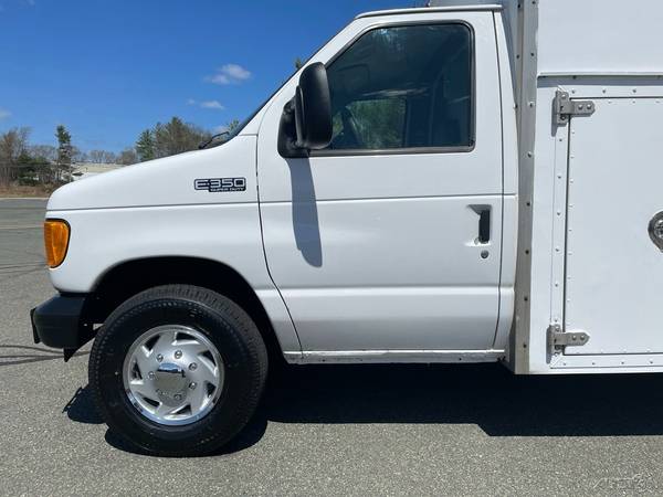 05 Ford E-350 E350 XL 10ft Hi Cube Utility Van Gas 1 Owner SKU: 13923 for sale in south jersey, NJ – photo 6