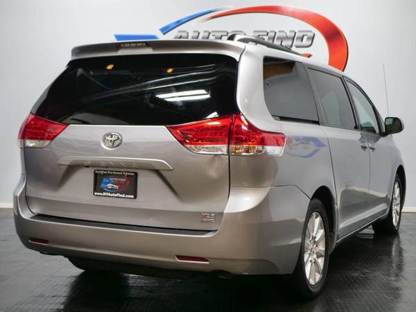 2012 Toyota Sienna 1 OWNER, AWD, BACKUP CAMERA, HEATED SEATS for sale in Massapequa, NY – photo 6