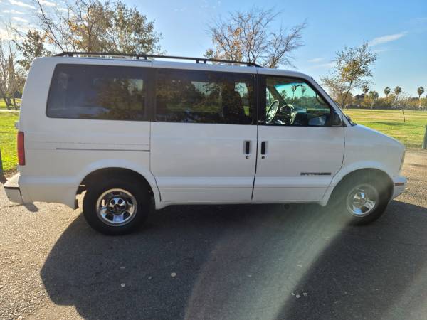 1999 GMC Safari AWD 3dr Extended Mini Van ** ONE OWNER** - cars &... for sale in Modesto, CA – photo 8