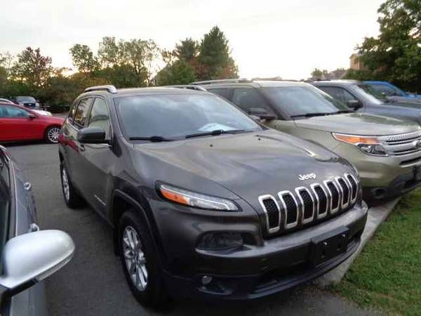 2014 Jeep Cherokee 4X4 Latitude 3.2L V6 F DOHC 24V - cars & trucks -... for sale in Purcellville, District Of Columbia – photo 10