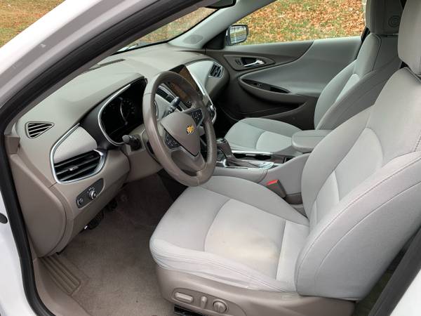 2018 Chevrolet Malibu 4dr Sdn LT w/1LT - - by dealer for sale in KANSAS CITY, KS – photo 17
