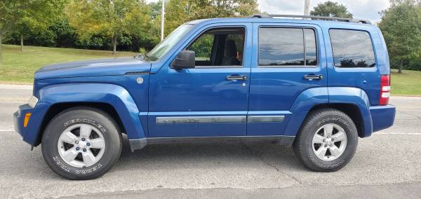 09 JEEP LIBERTY SPORT 4WD- V6, LOADED, ONLY 146K MI. CLEAN/ SHARP... for sale in Miamisburg, OH – photo 5