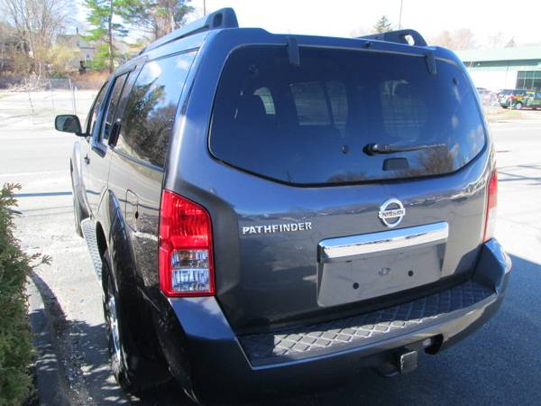 2011 Nissan Pathfinder 4X4 Loaded 3rd Seat CLEAN got for sale in Boston, MA – photo 2