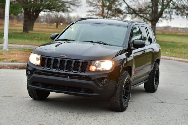 2017 Jeep Compass Sport 75th Anniversary 4x4 4dr SUV 41,898 Miles -... for sale in Omaha, IA – photo 3