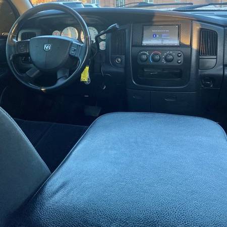 2005 Dodge Ram 2500 SLT - - by dealer - vehicle for sale in Grayslake, IL – photo 13