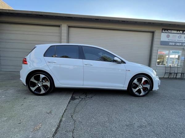 2016 Volkswagen Golf GTI SE w/Performance Pkg - - by for sale in Milwaukie, OR – photo 2