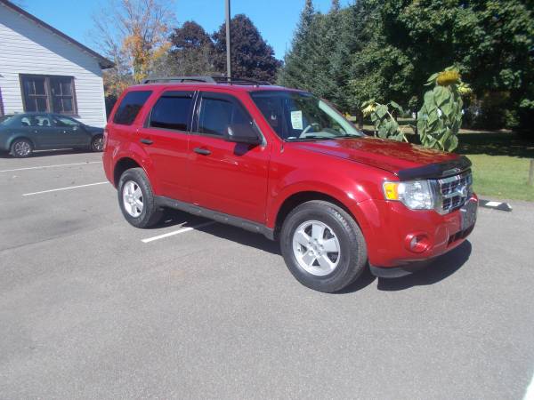 2010 FORD ESCAPE LOW MILES NO RUST 4X4 for sale in Whitney Point, NY – photo 2