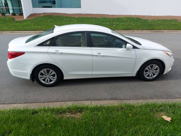 2011 hyundai sonata - cars & trucks - by owner - vehicle automotive... for sale in Charlotte, NC – photo 4