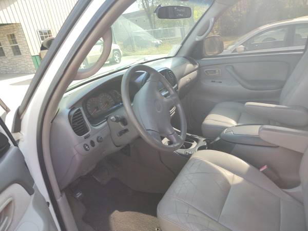 2002 Toyota Sequoia SR5 4x4 Leather 3rd Row Moonroof 148k Miles -... for sale in Fairfield, OH – photo 9