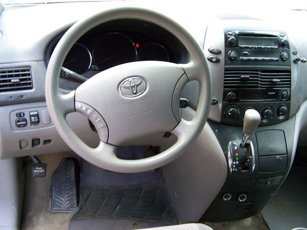2010 TOYOTA SIENNA VAN - - by dealer - vehicle for sale in Trafford, PA – photo 9