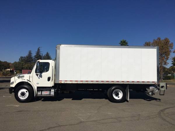 2017 FREIGHTLINER M2 20' BOX TRUCK BIG ALUMINUM LIFT *CARB... for sale in Fairfield, WA – photo 2