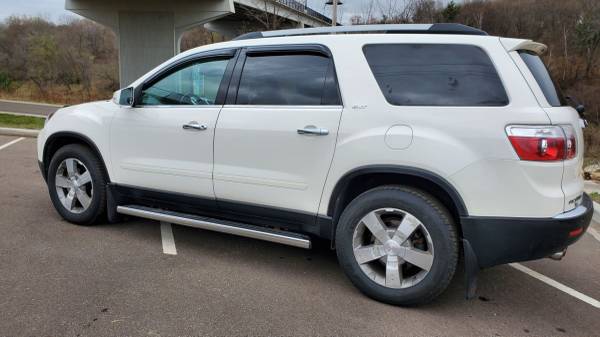 2011 GMC Acadia SLT AWD - - by dealer - vehicle for sale in Eau Claire, WI – photo 10