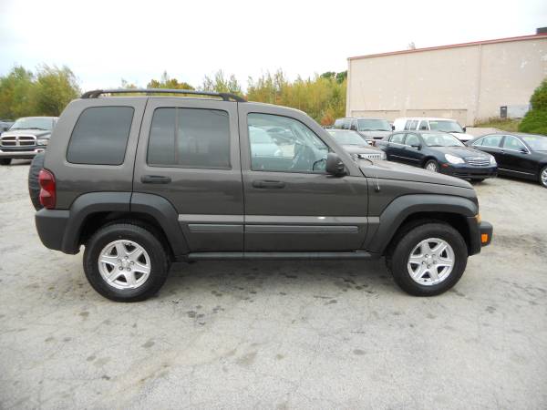 Jeep Liberty 4X4 Trail Rated Safe reliable SUV **1 Year Warranty** for sale in Hampstead, MA – photo 4
