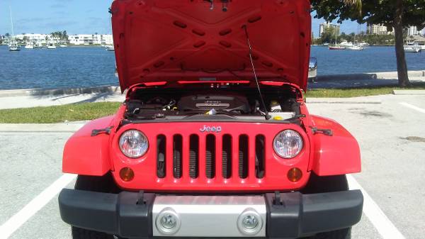 2013 Jeep Unlimited Sahara for sale in Lake Park, FL – photo 14
