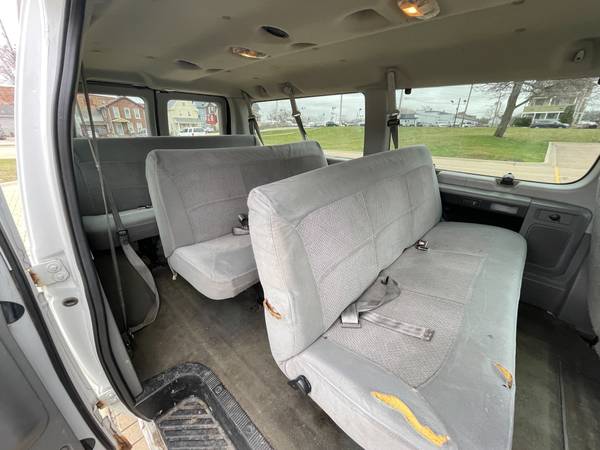 2006 Ford Econoline E-350 XLT Super Duty - - by dealer for sale in Aurora, IL – photo 16