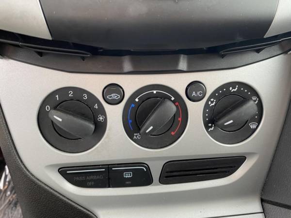 2014 Ford Focus SE, WARRANTY, AUX/USB PORT, BLUETOOTH, PARKING SEN -... for sale in Norfolk, VA – photo 16