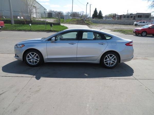 2013 Ford Fusion 4dr Sdn SE FWD 124, 000 miles 6, 999 for sale in Waterloo, IA – photo 3