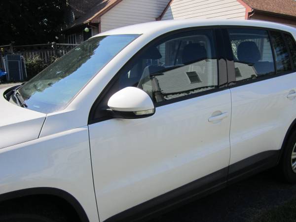 2012 VW Tiguan with manual transmission - cars & trucks - by owner -... for sale in Derwood, District Of Columbia – photo 10