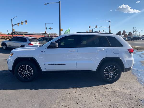 2017 Jeep Grand Cherokee Trailhawk 4x4-LOADED MSRP $52570 - cars &... for sale in Fort Collins, CO – photo 5