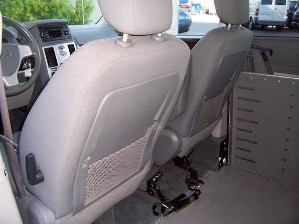 2010 Chrysler Town and Country Touring Wheelchair Handicap Mobility Va for sale in Phoenix, AZ – photo 9