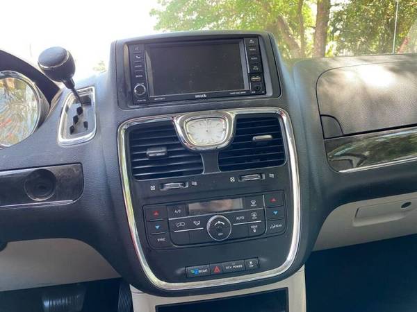 2013 Chrysler Town n Country - - by dealer - vehicle for sale in PORT RICHEY, FL – photo 9