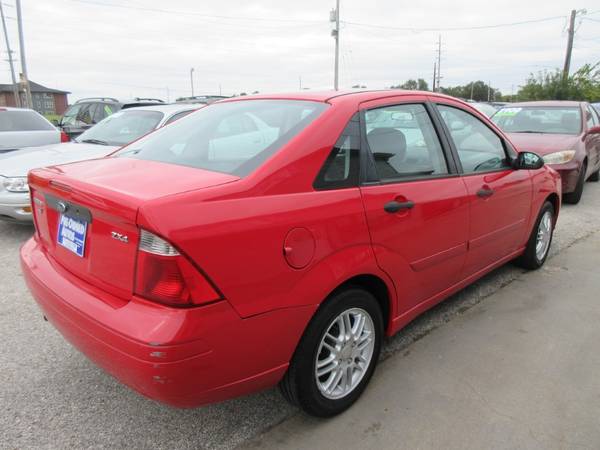 2006 Ford Focus SE ZX4 Sedan - Automatic/Wheels/Low Miles - 85K!! for sale in Des Moines, IA – photo 6