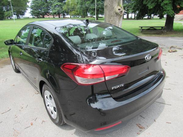 2017 KIA FORTE LX*CLEAN TITLE*GAS SAVER*AFFORDABLE*DOWN 2500 O.A.C for sale in Nashville, TN – photo 3