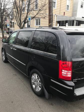 2010 Chrysler town and country limited minivan$4,200 - cars & trucks... for sale in Trenton, PA – photo 3