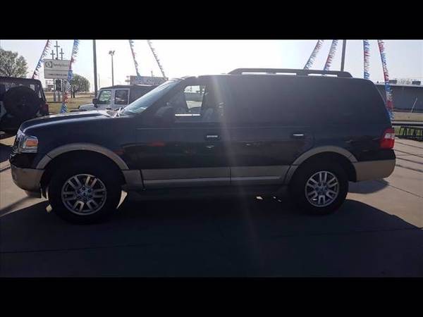 2014 Ford Expedition XLT - - by dealer - vehicle for sale in Wichita, KS – photo 2