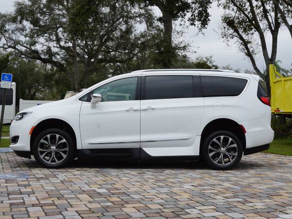 2017 Chrysler Pacifica Limited 4dr Wagon Brigh for sale in Bradenton, FL – photo 9
