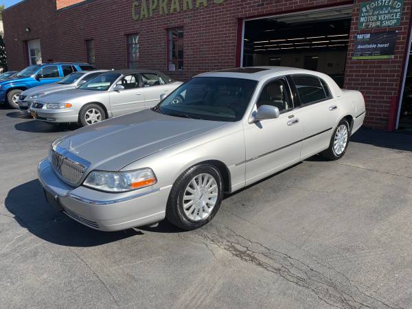 2003 Lincoln Town Car Signature - cars & trucks - by owner - vehicle... for sale in Troy, NY – photo 3