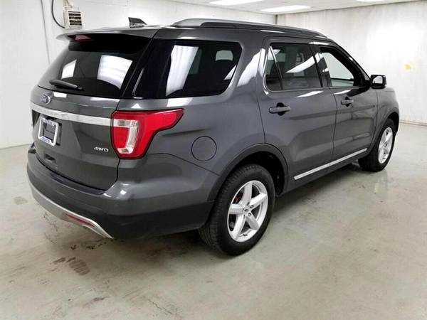 2017 FORD EXPLORER..XLT PACKAGE.LOADED.LEATHER HEATED SEATS. - cars... for sale in Saint Marys, OH – photo 2