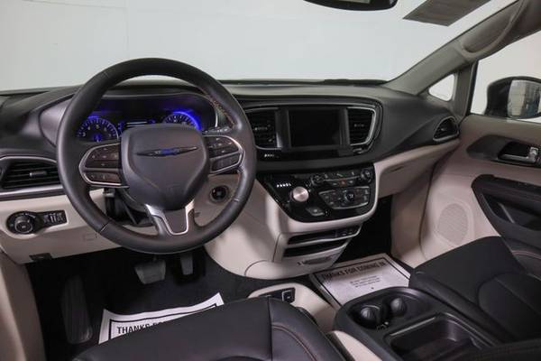 2020 Chrysler Pacifica, Brilliant Black Crystal Pearlcoat - cars &... for sale in Wall, NJ – photo 10